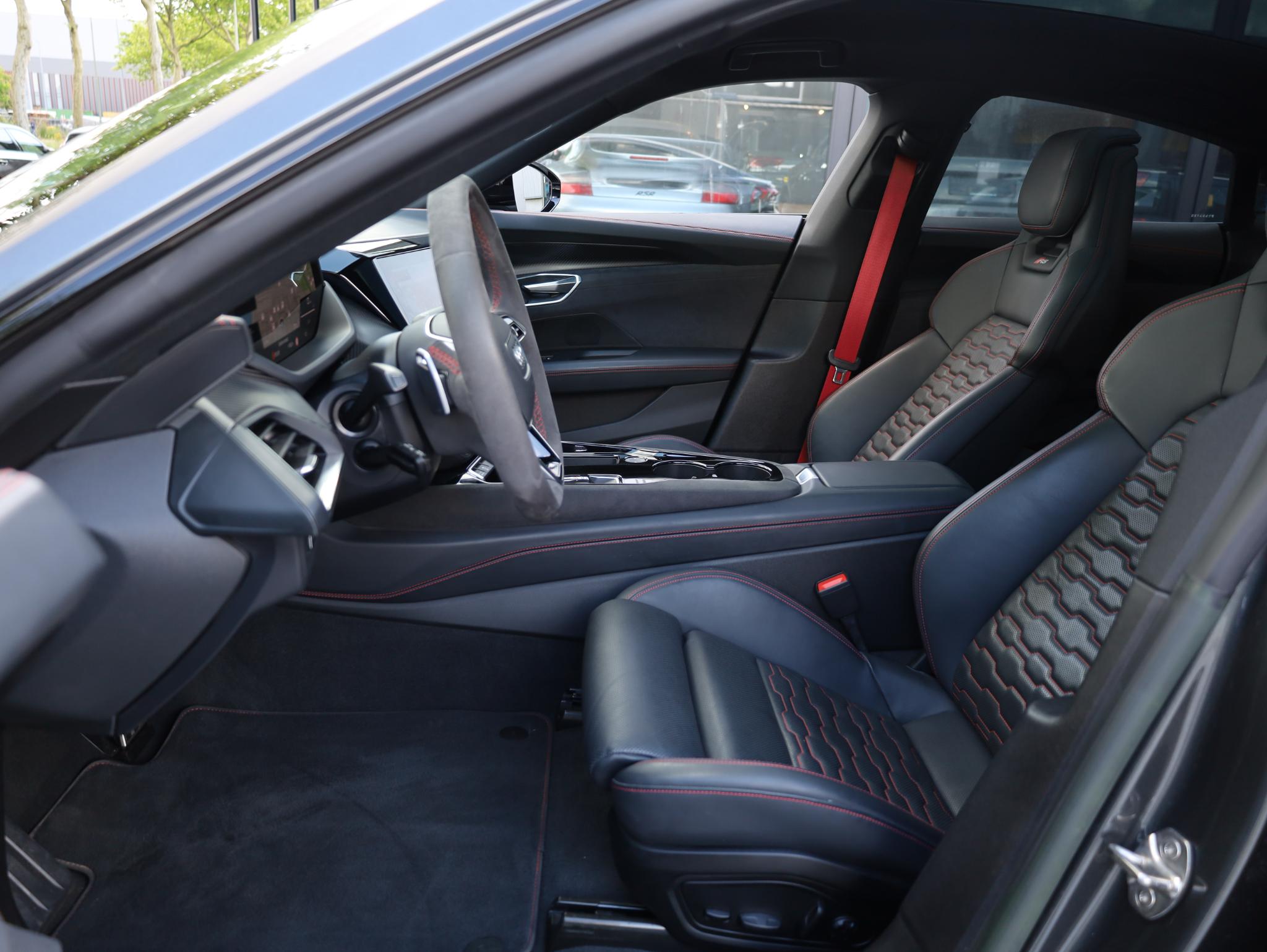 Foto van Audi RS E-tron GT