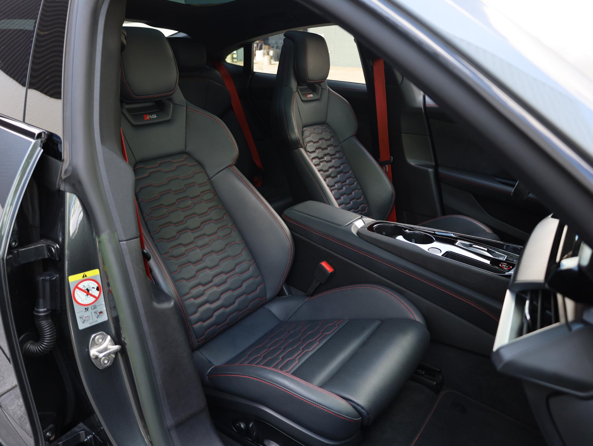 Foto van Audi RS E-tron GT
