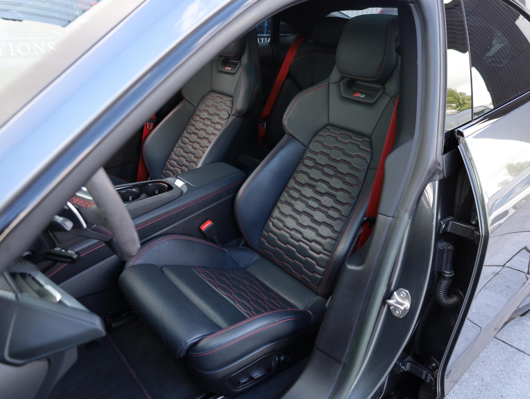 Foto van Audi RS E-tron GT