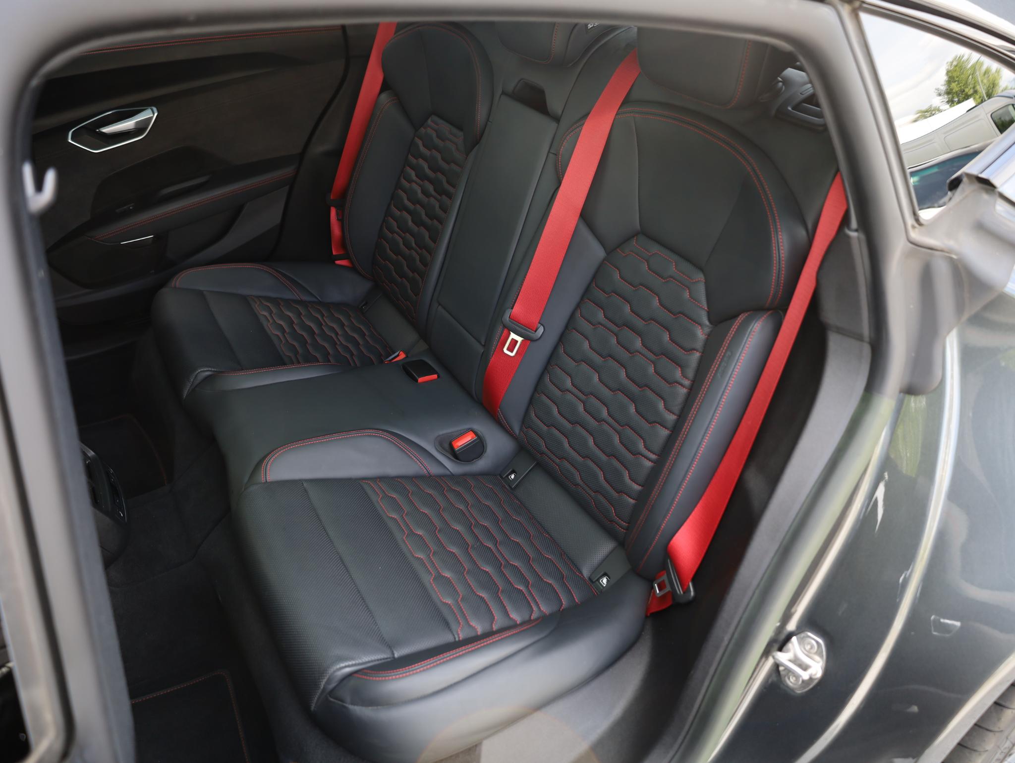 Foto van Audi RS E-tron GT