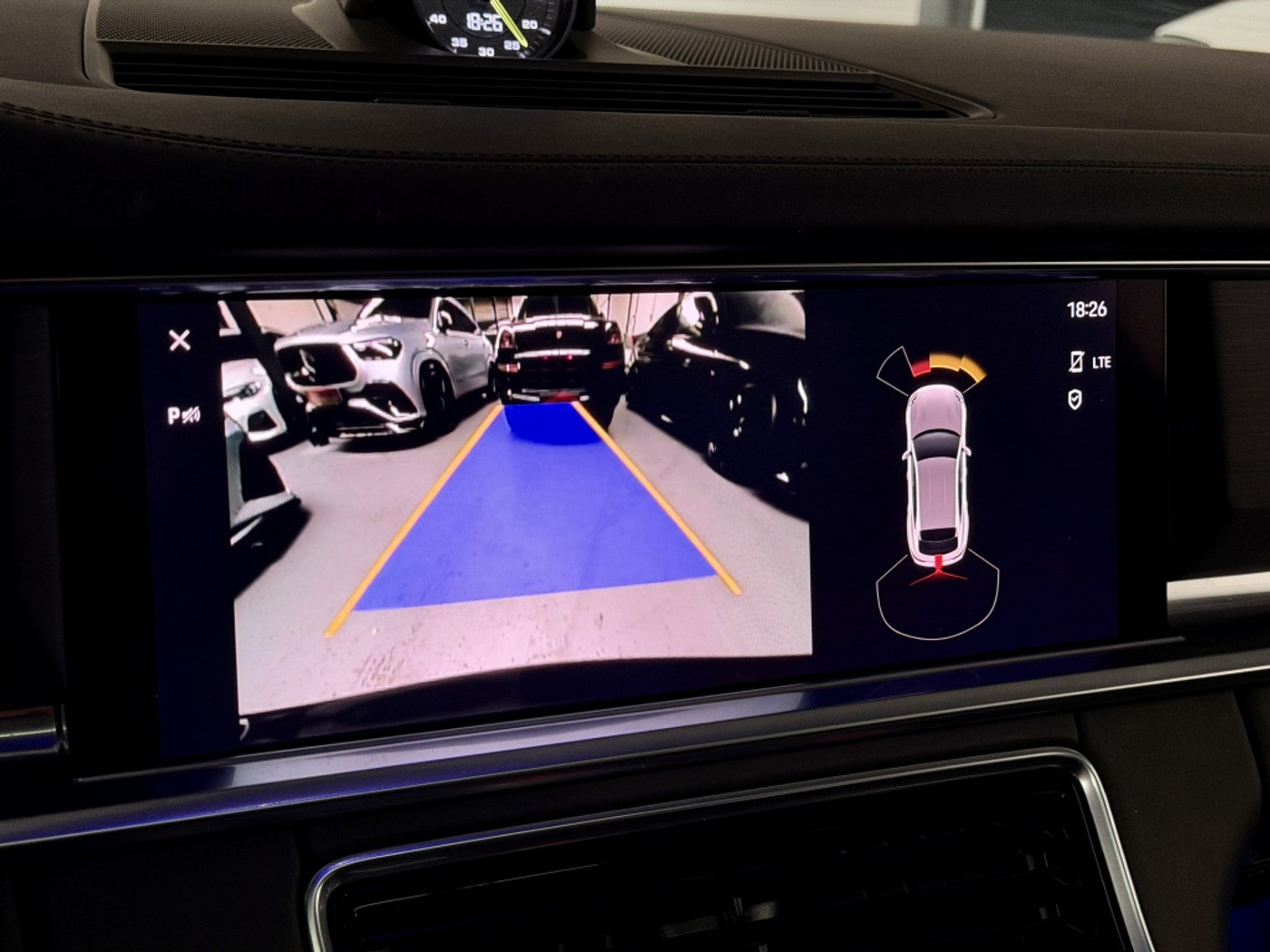 Foto van Porsche Panamera 4 E-hybrid