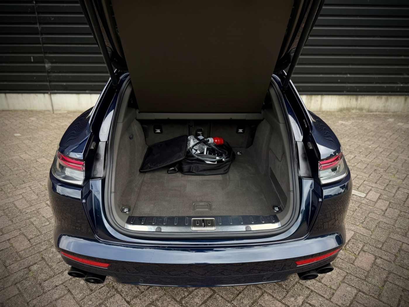 Foto van Porsche Panamera 4 E-hybrid