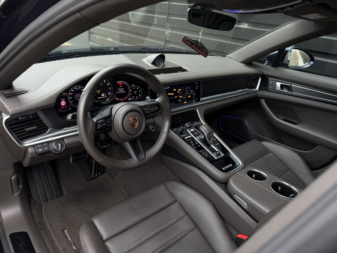 Foto van Porsche Panamera 4 E-hybrid