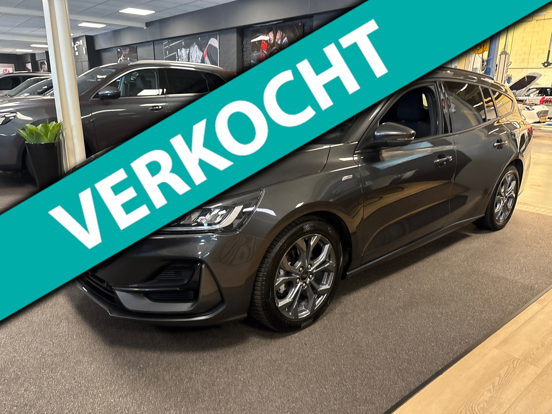 Ford Focus Wagon 1.0 EcoBoost Hybrid ST Line / Automaat / stuur en stoel verwarming / led / pdc / 2023 - voorkant