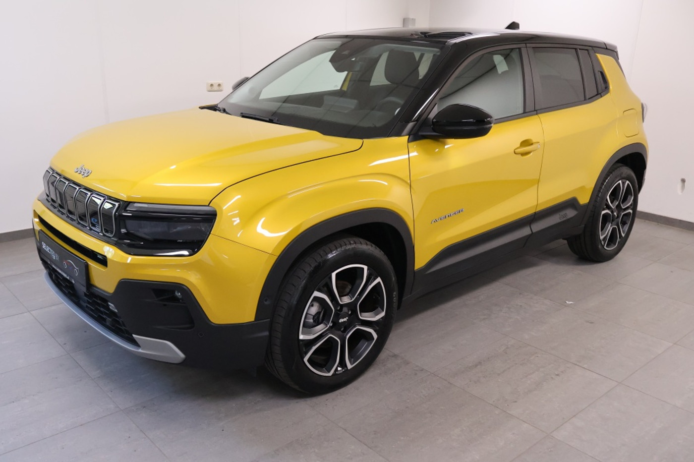 Jeep Avenger Summit 54kWh 2024 - voorkant