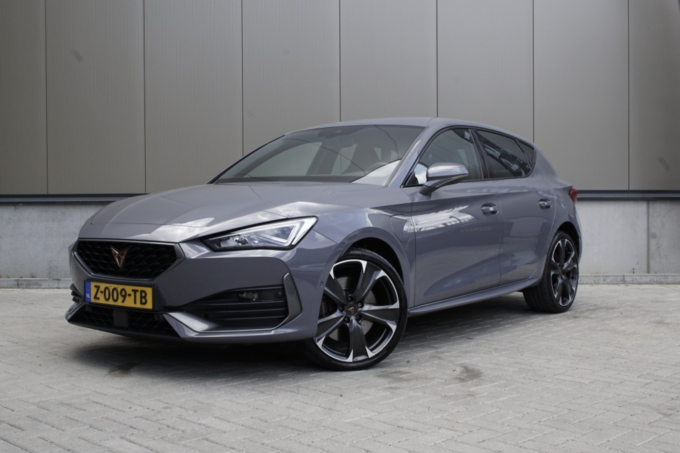 Cupra Cupra Leon E-hybrid180 1.4 e-Hyb Copper Ed | Stuur verwaming | Adap. cruise | Apple CarPlay | Stoelverwarming | 2021 - voorkant