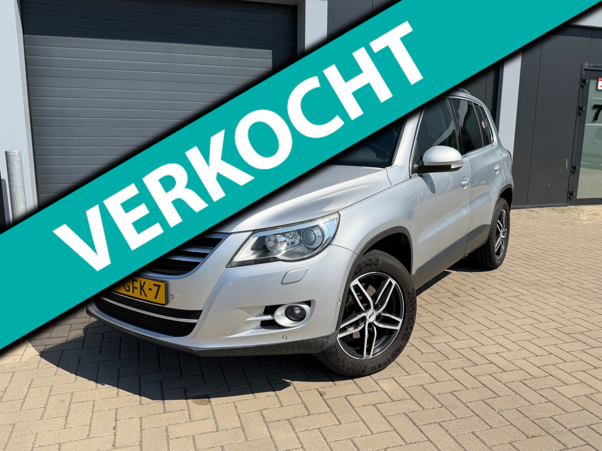 Volkswagen Tiguan 2.0 TSI Sport 4Motion|Carplay|PDC |Trekhaak| 2008 - voorkant