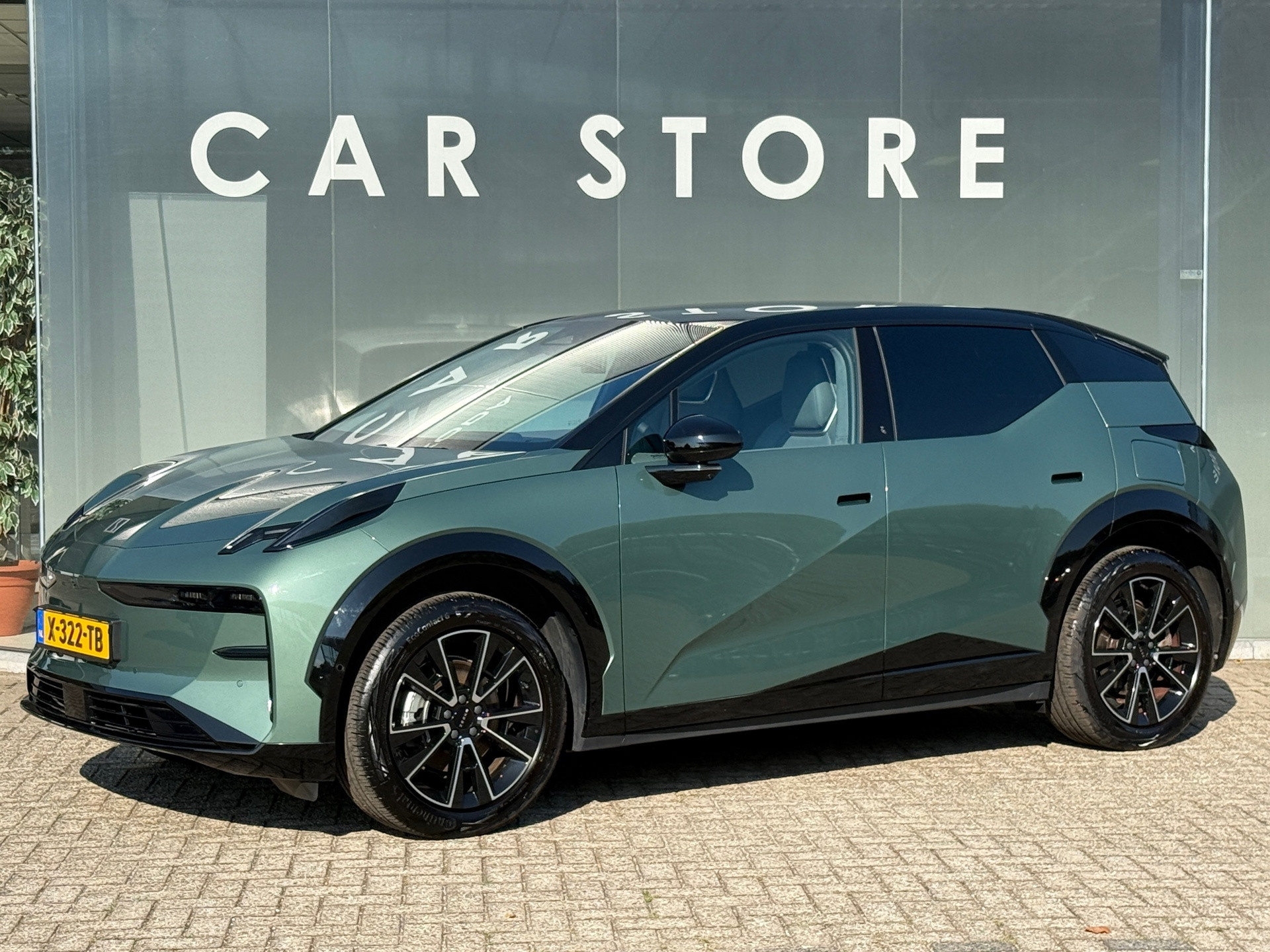 Zeekr X RWD Long Range 69 kWh Pine Green 98% SOH FULL 2024 - voorkant