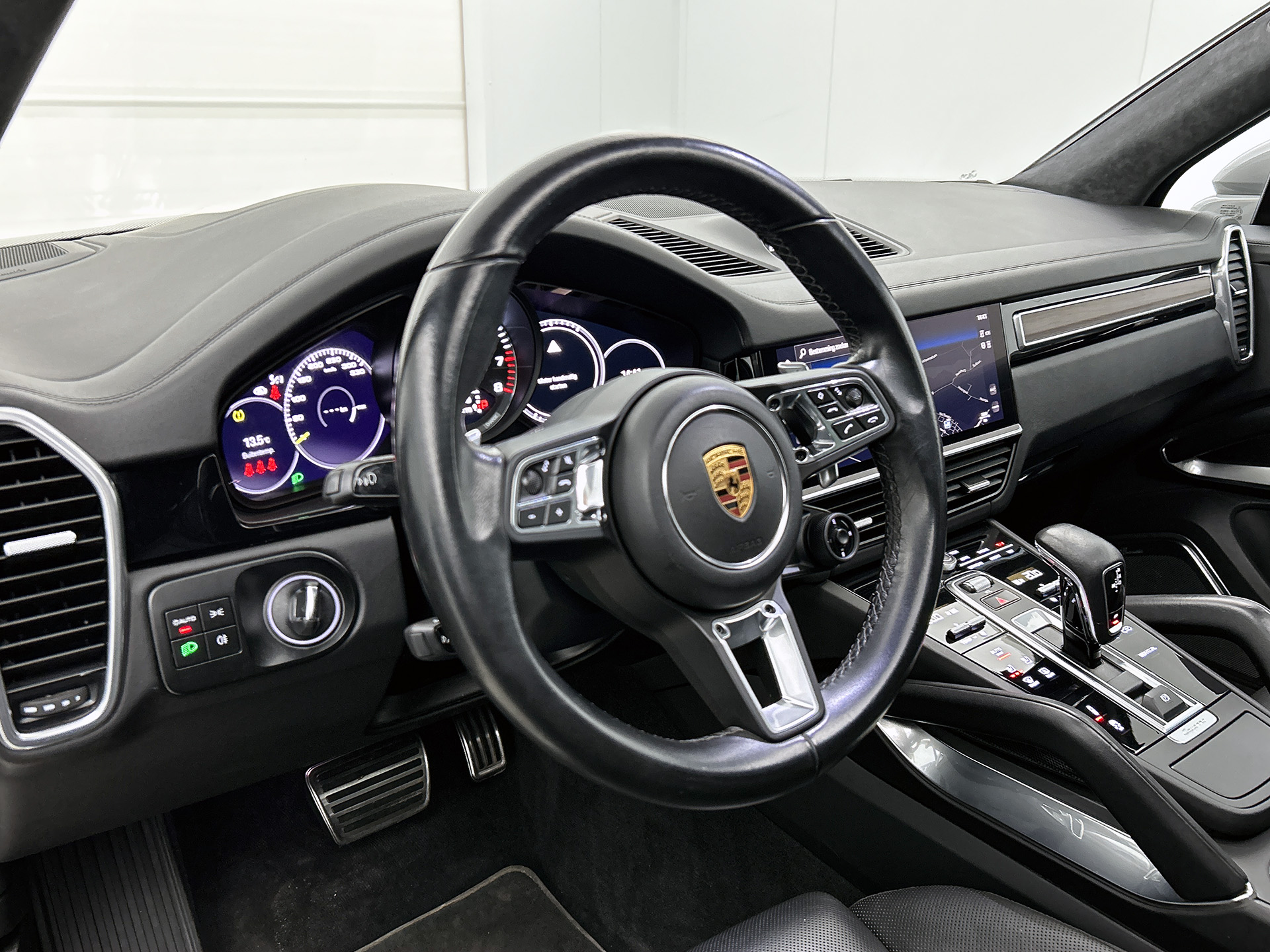 Foto van Porsche Cayenne Turbo S E-hybrid
