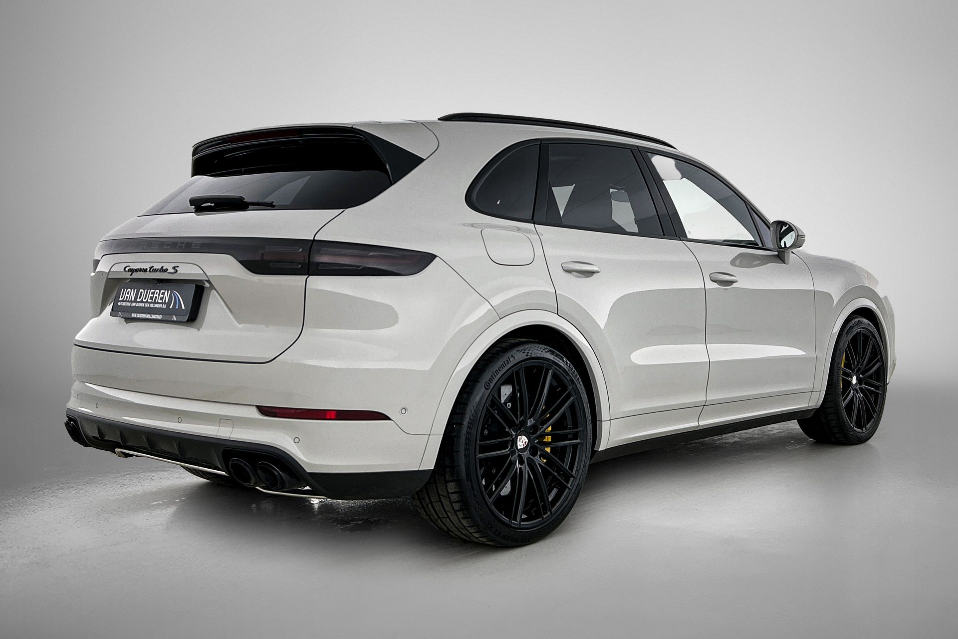 Foto van Porsche Cayenne Turbo S E-hybrid