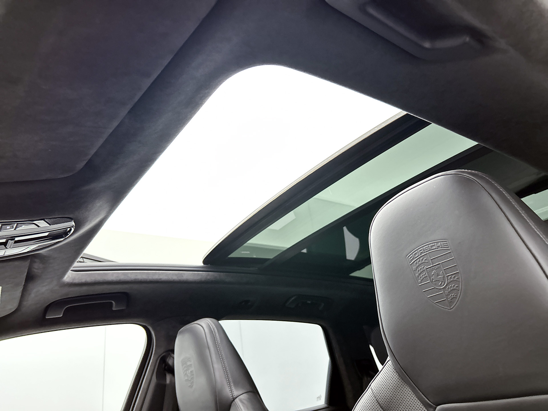 Foto van Porsche Cayenne Turbo S E-hybrid