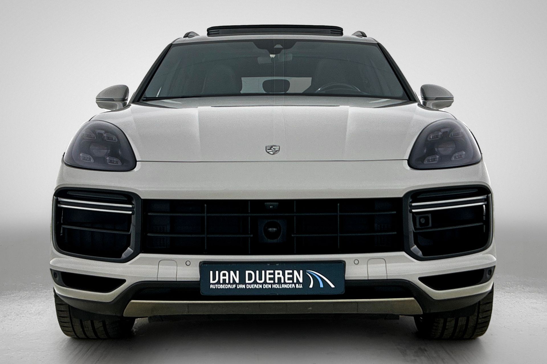 Foto van Porsche Cayenne Turbo S E-hybrid