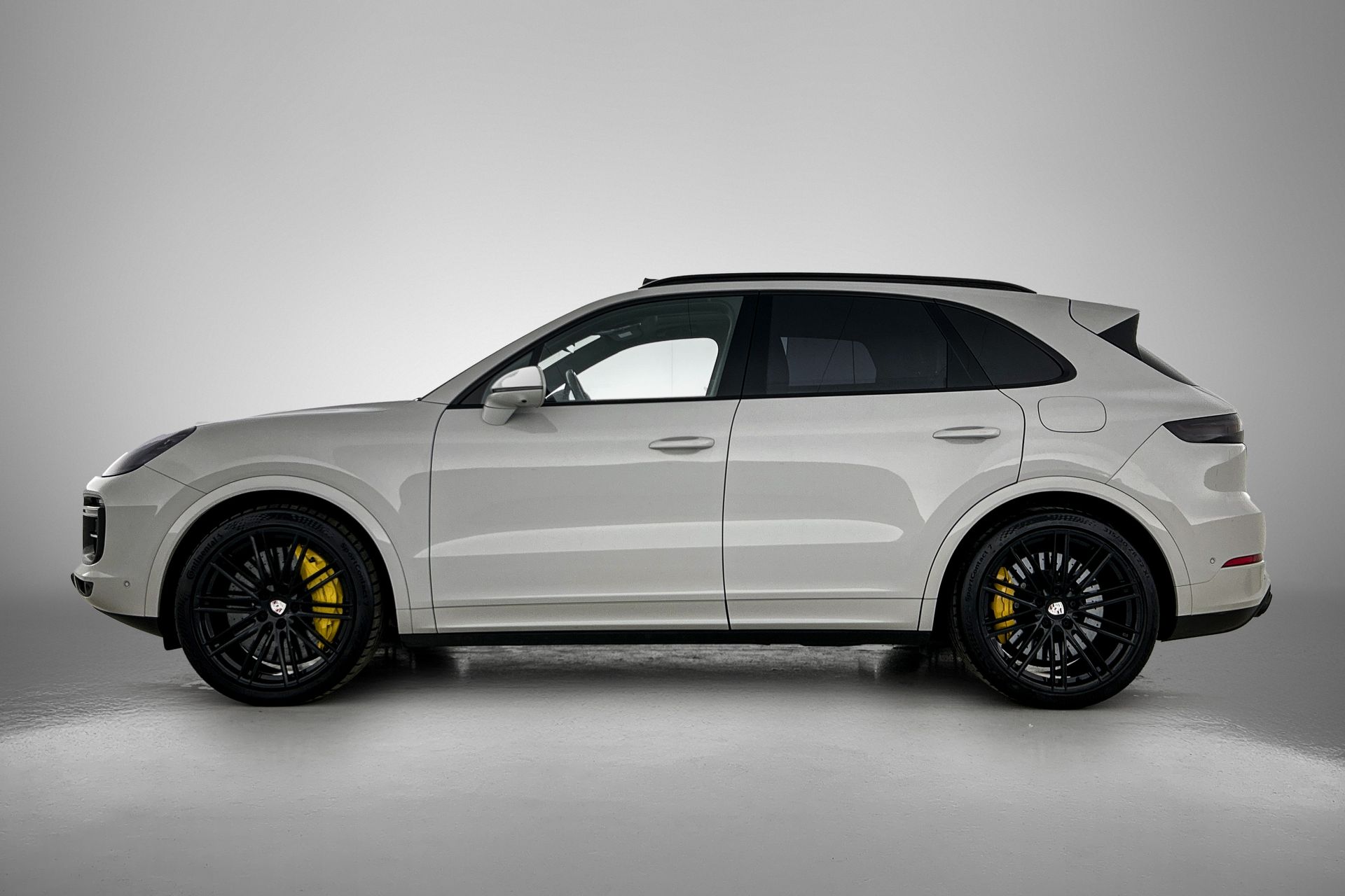 Foto van Porsche Cayenne Turbo S E-hybrid