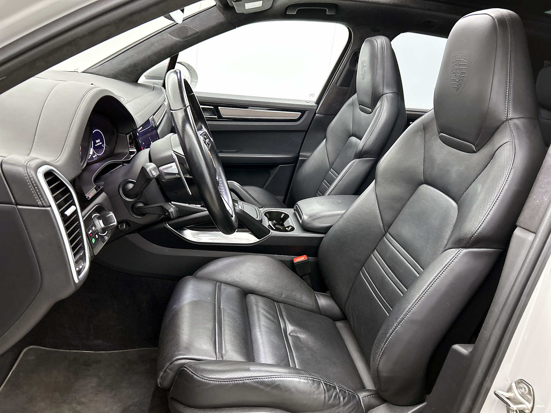 Foto van Porsche Cayenne Turbo S E-hybrid