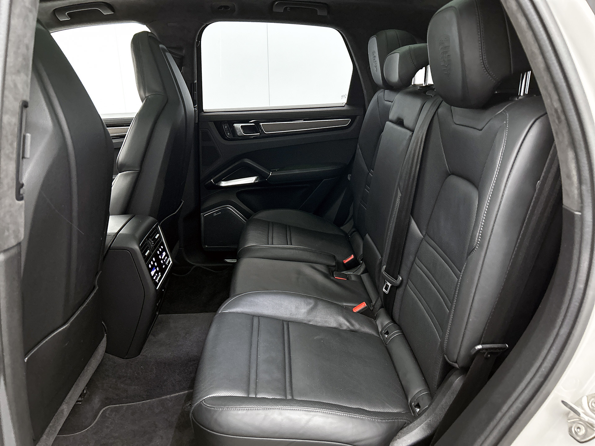 Foto van Porsche Cayenne Turbo S E-hybrid