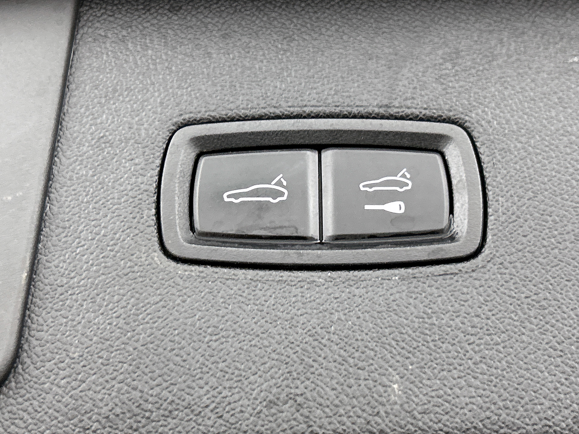 Foto van Porsche Cayenne Turbo S E-hybrid