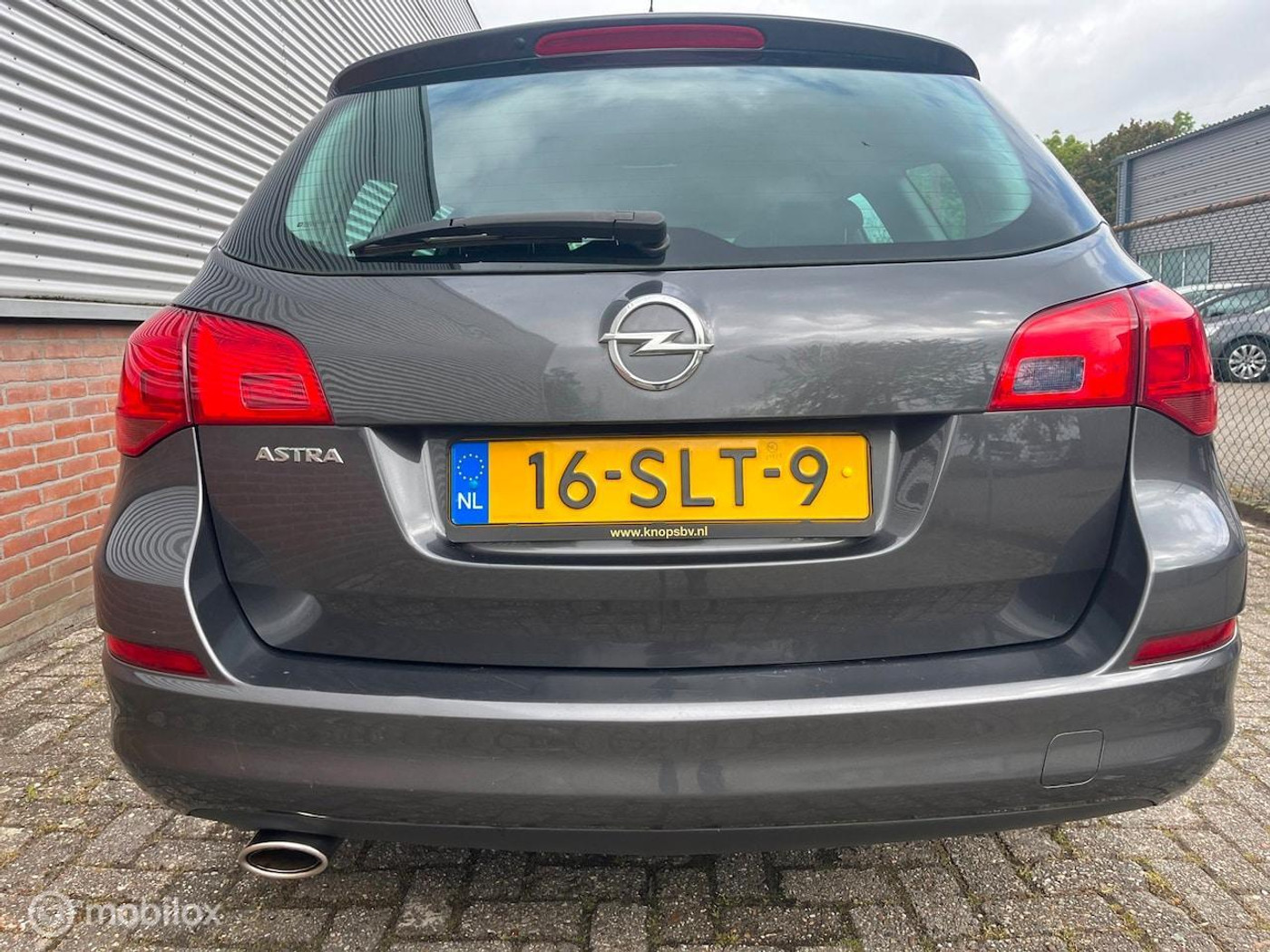 Foto van Opel Astra Sports Tourer