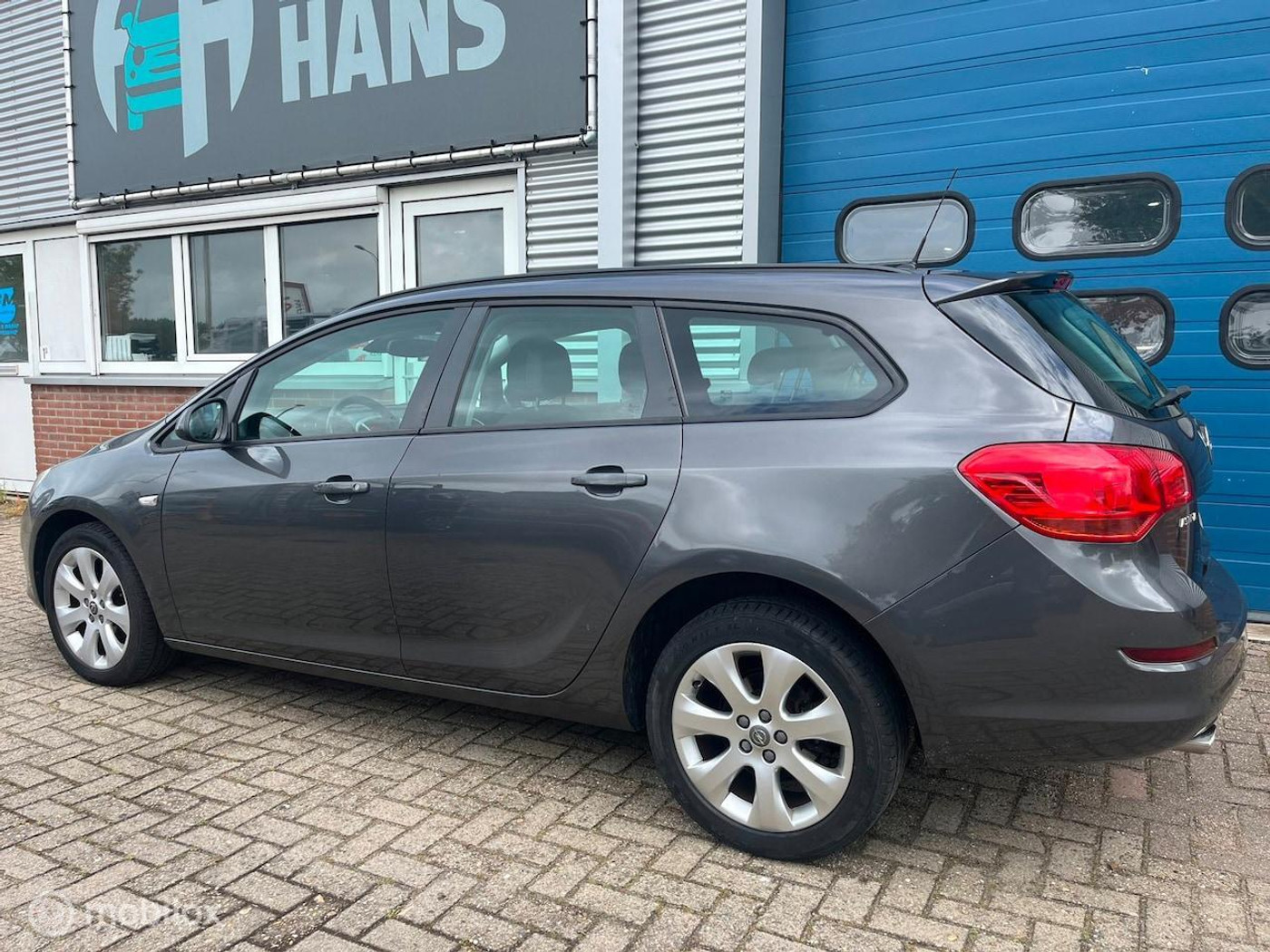 Foto van Opel Astra Sports Tourer
