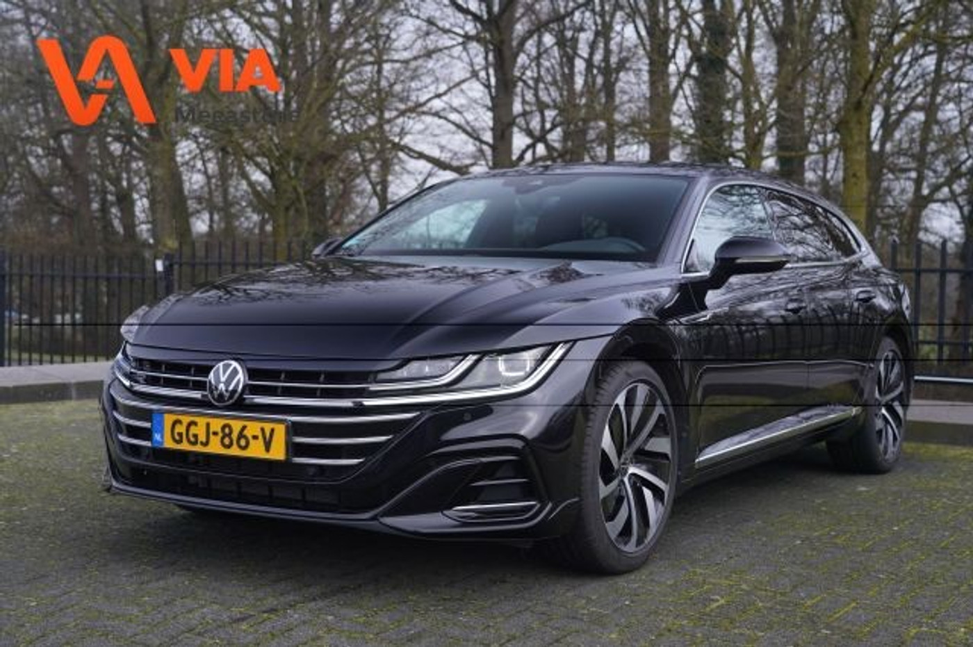 Volkswagen Arteon 2.0 TSI R-Line Shooting Brake | Pano | Adaptive | Camera | Climate | LED | 2023 - voorkant