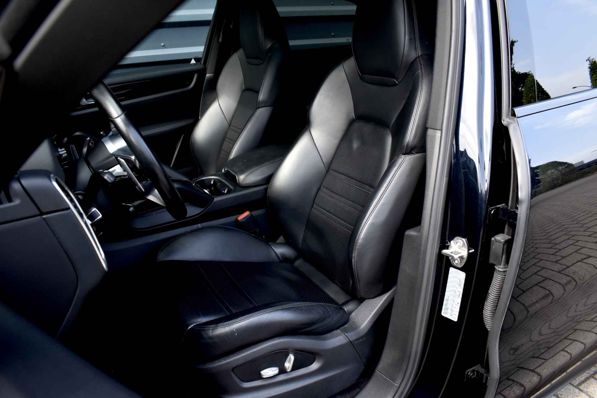 Foto van Porsche Cayenne E-hybrid