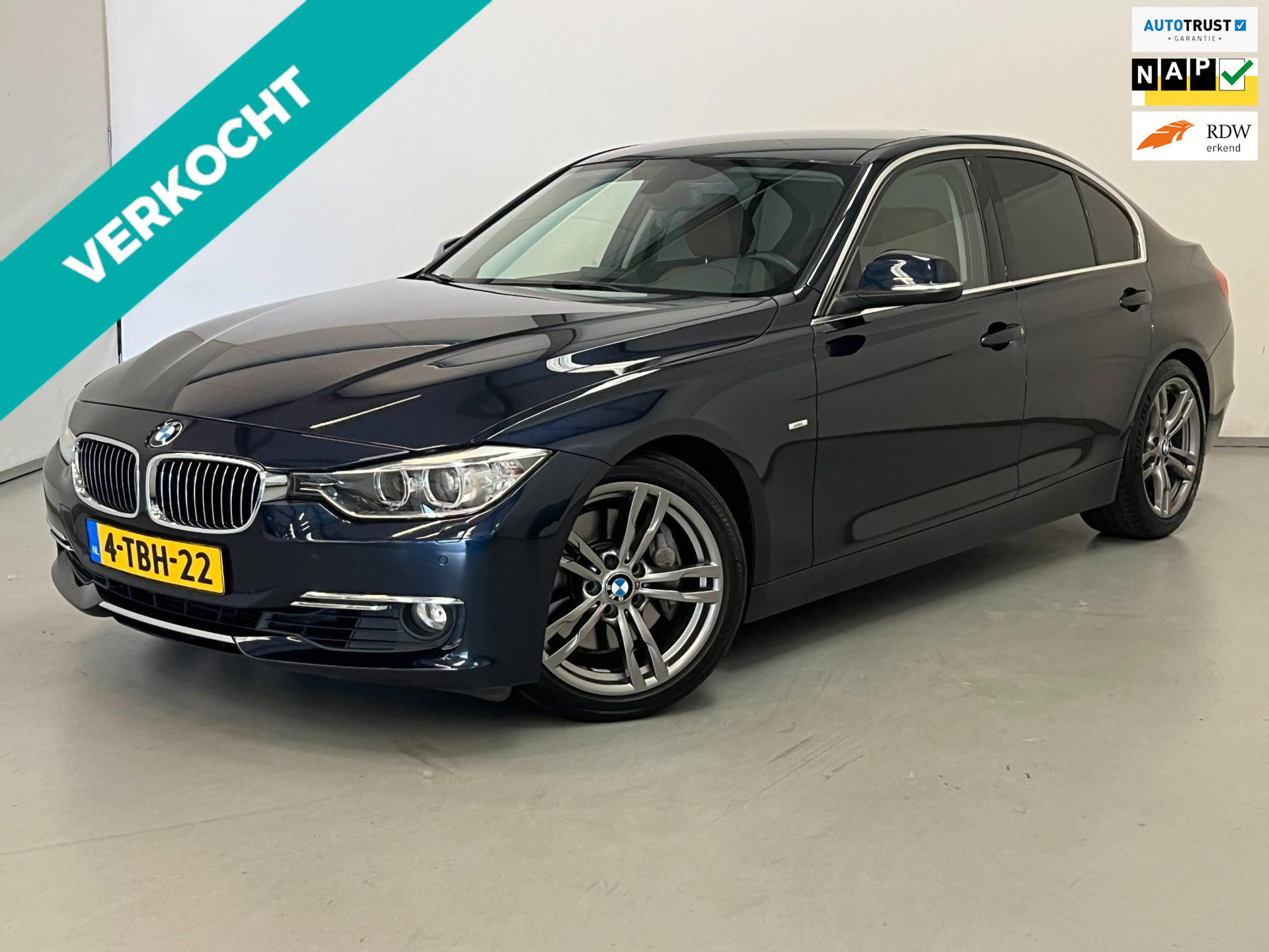 BMW 335i 335i High Executive / M-Sport / NL-auto / 18" LM 2014 - voorkant
