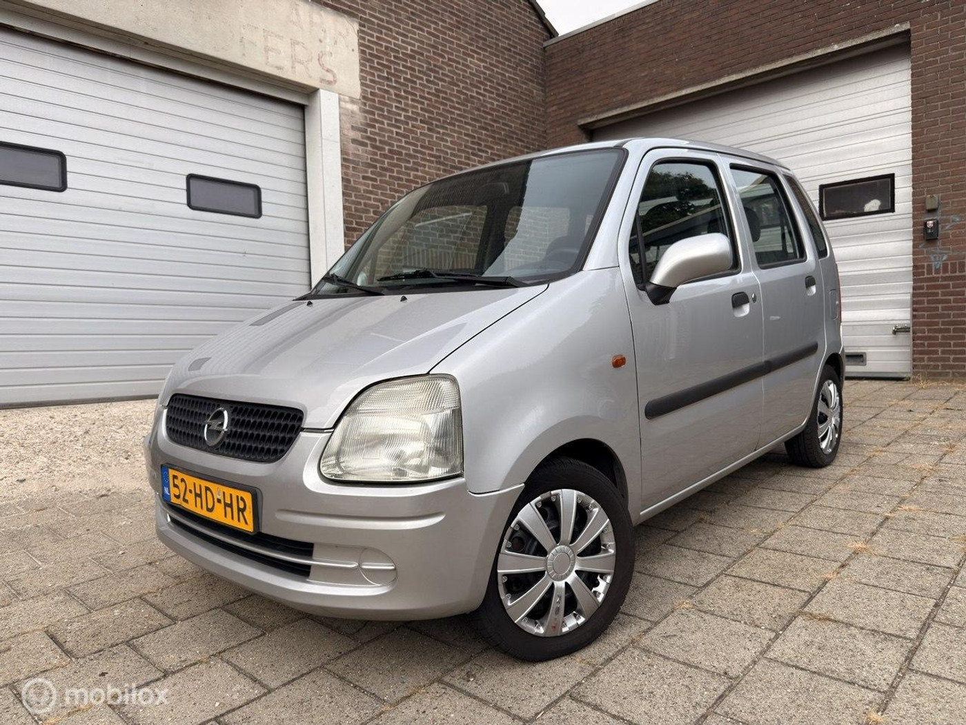 Opel Agila 1.2-16V Comfort 2001 - voorkant
