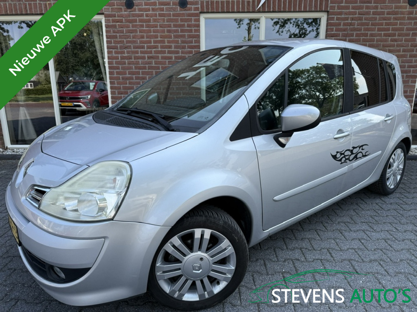 Renault Modus 1.2 TCE Dynamique 5drs | PDC | Airco | apk 2008 - voorkant