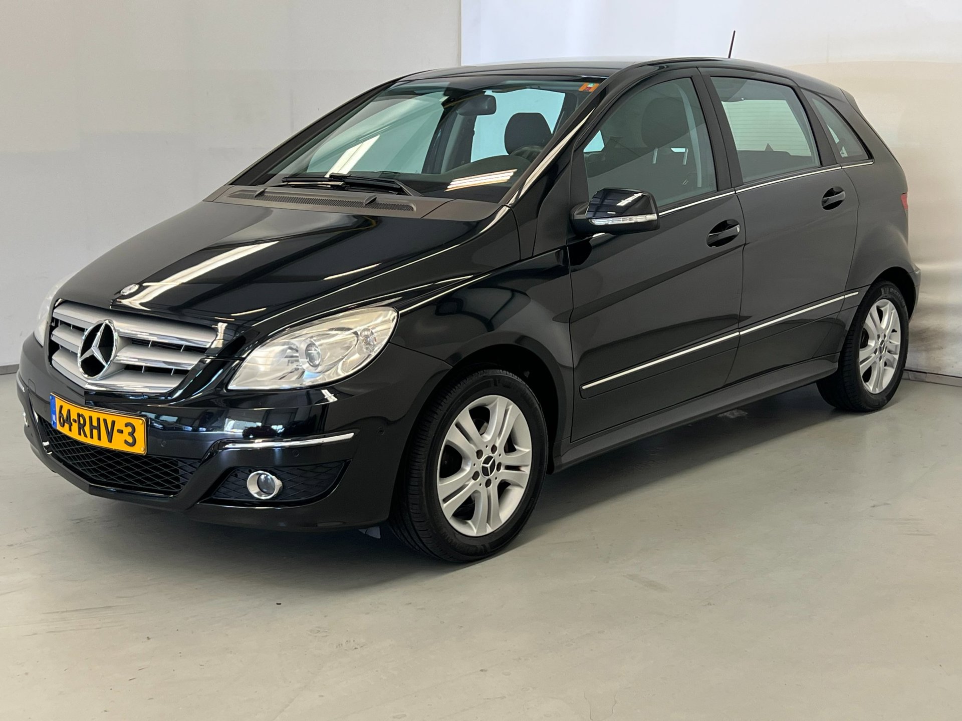 Foto van Mercedes-Benz B 180