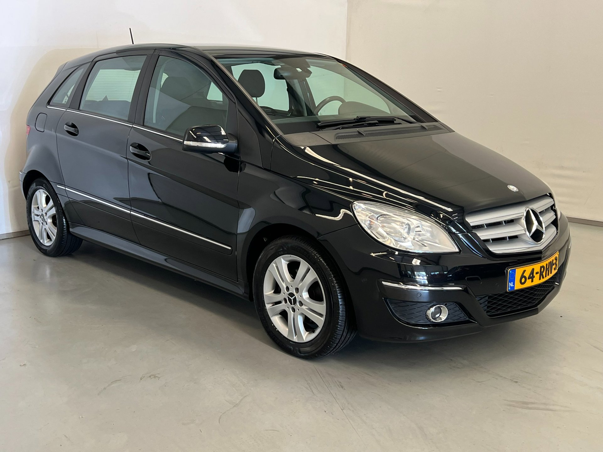 Foto van Mercedes-Benz B 180