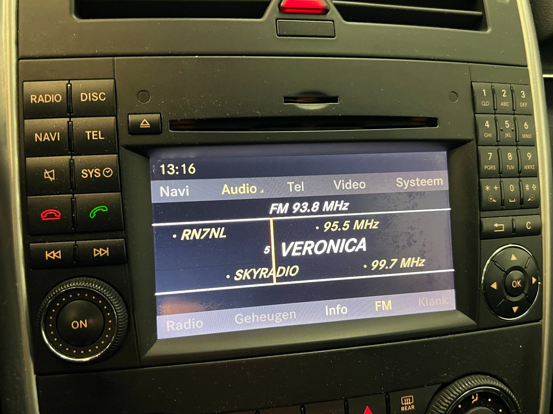 Foto van Mercedes-Benz B 180