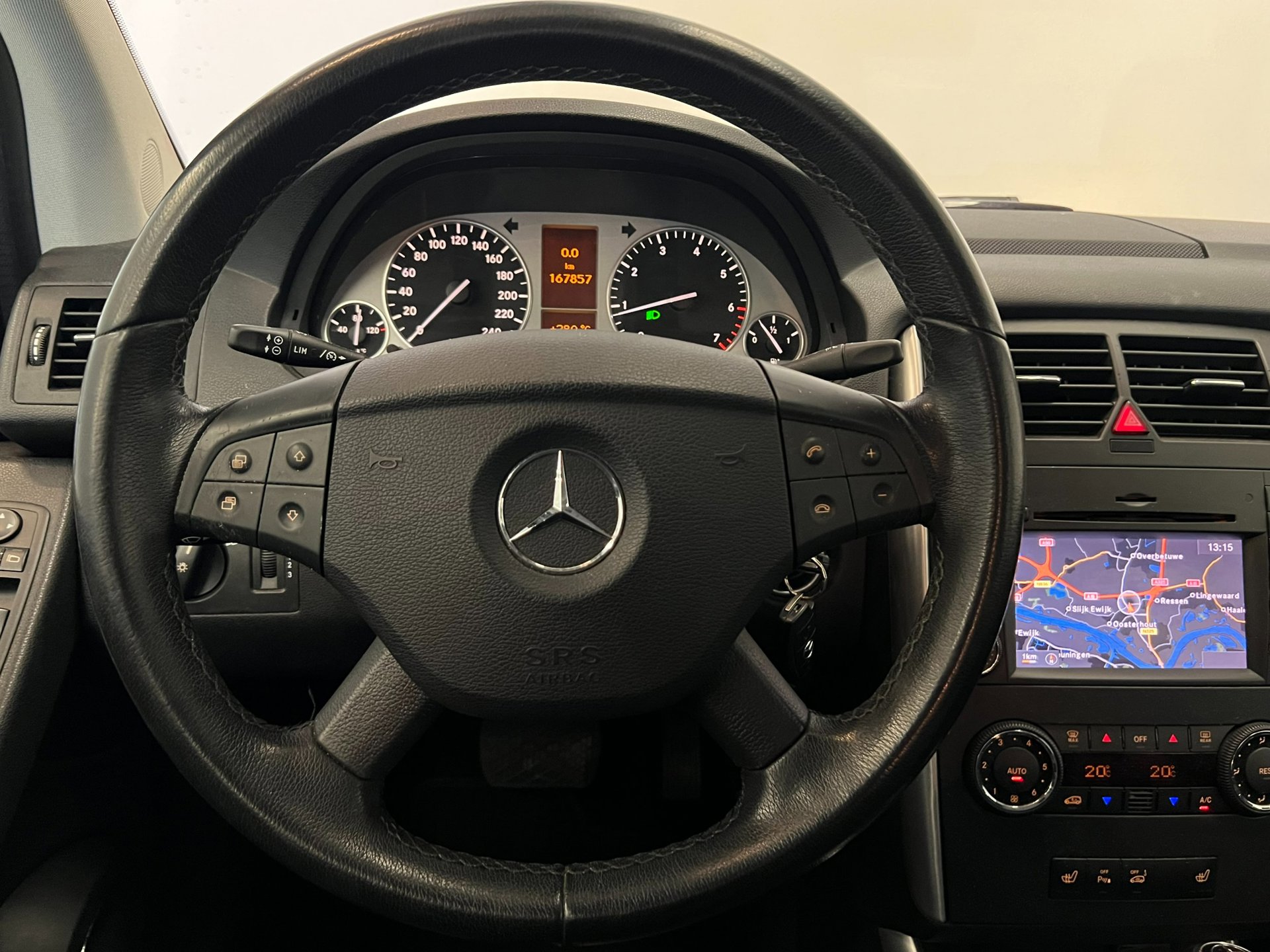 Foto van Mercedes-Benz B 180
