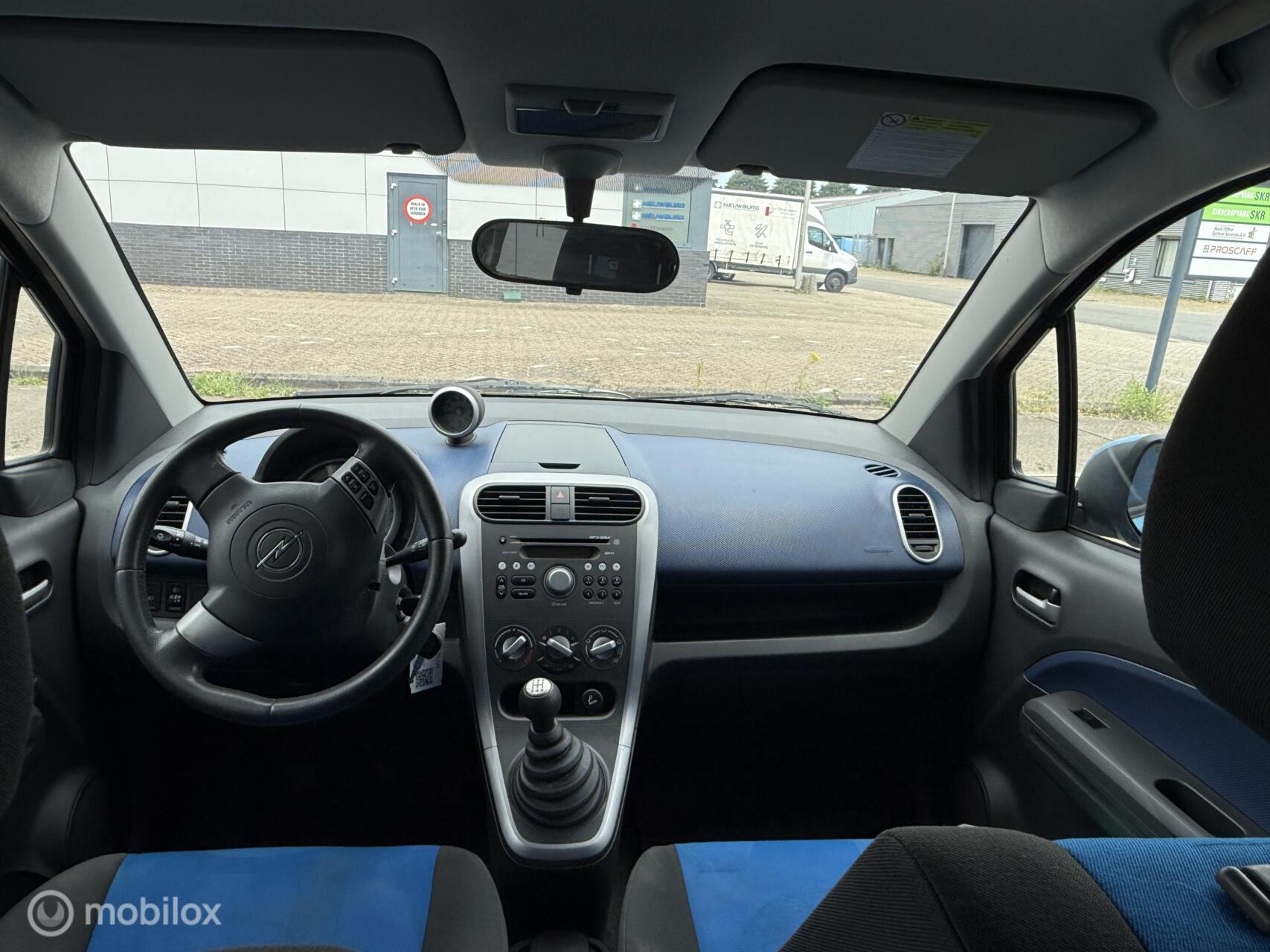 Foto van Opel Agila