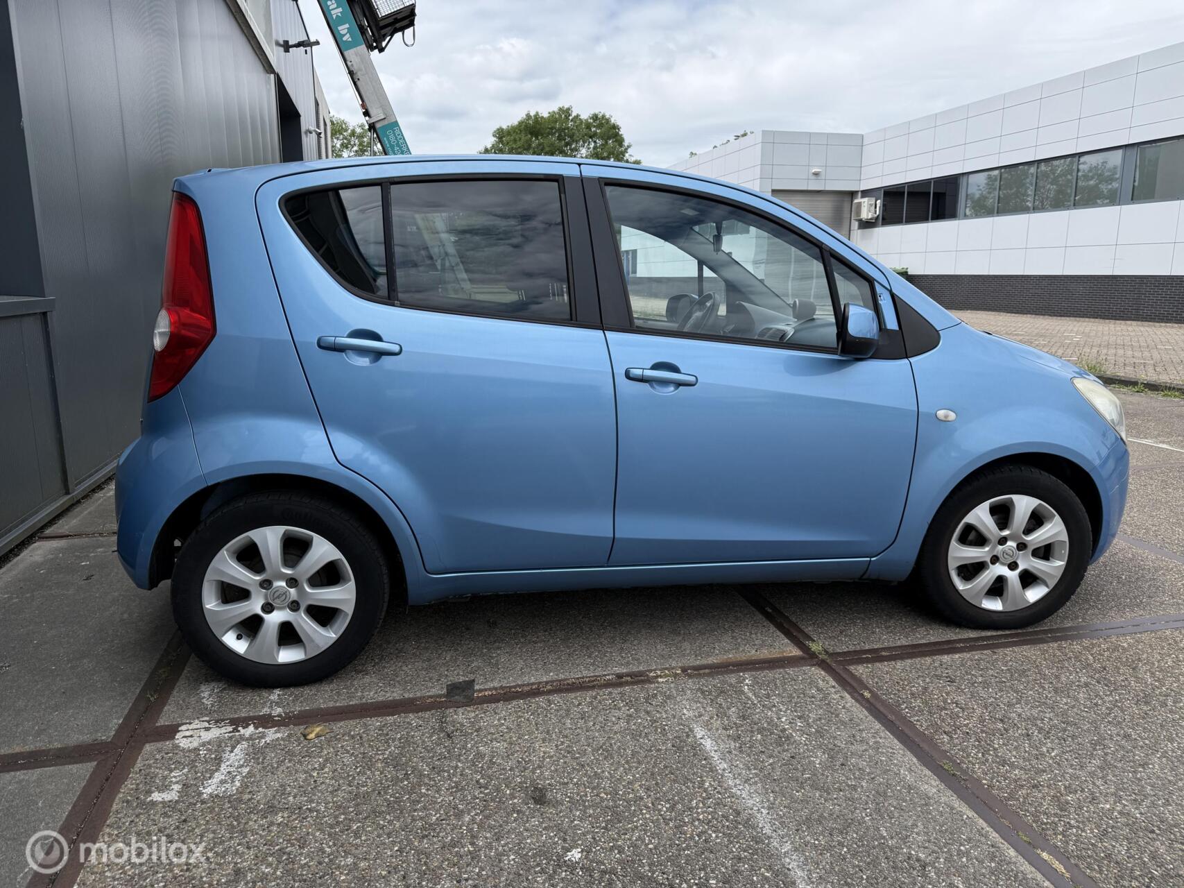 Foto van Opel Agila