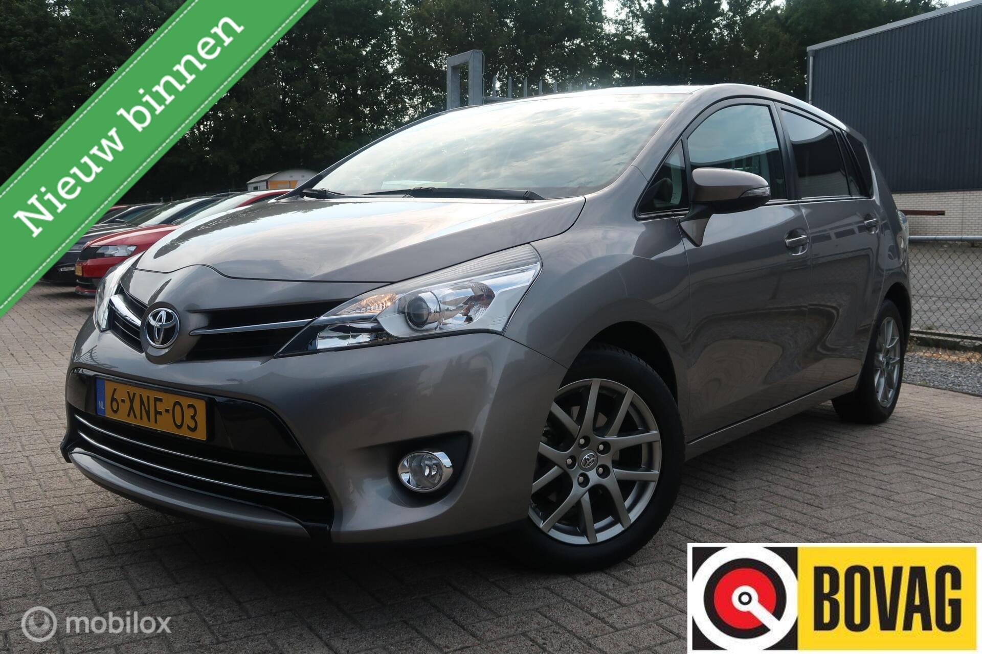 Toyota Toyota Verso 1.6 VVT-i Business Top 5 editie 2014 - voorkant