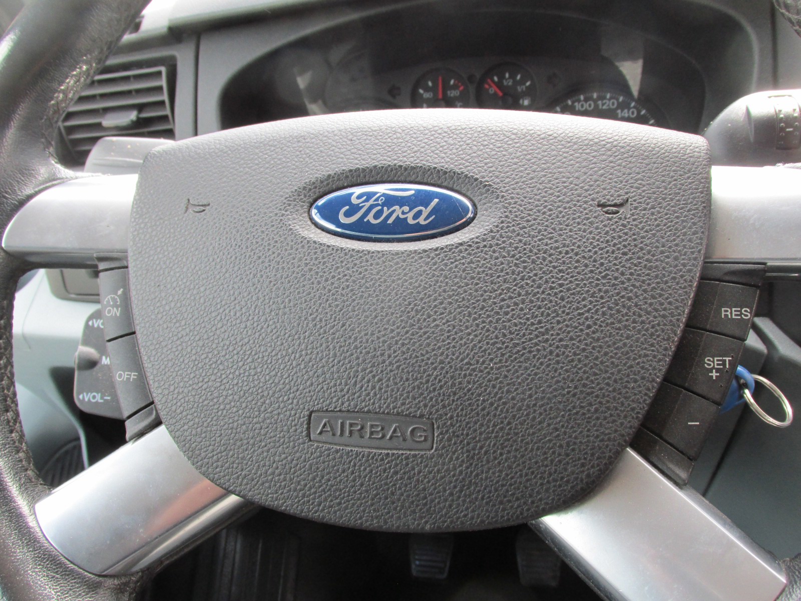 Foto van Ford Transit 260s FD Van 110 LR 4.23
