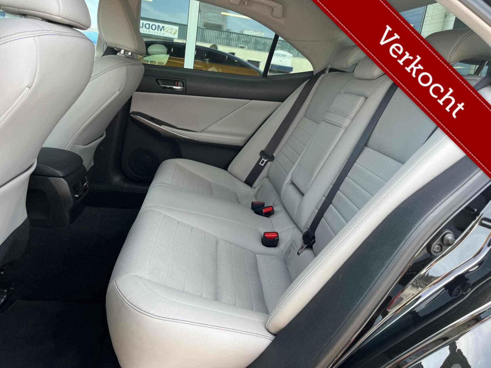 Foto van Lexus Lexus Is300h