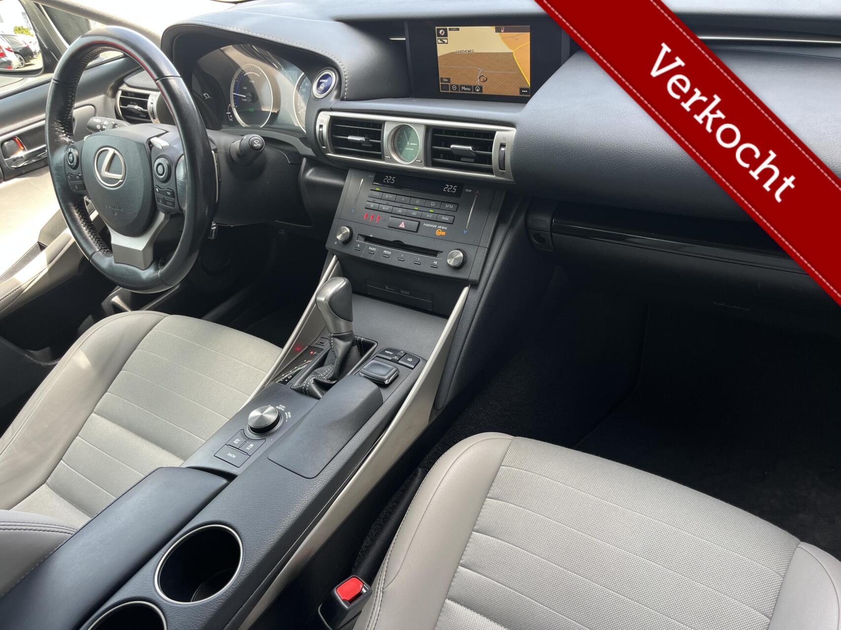 Foto van Lexus Lexus Is300h
