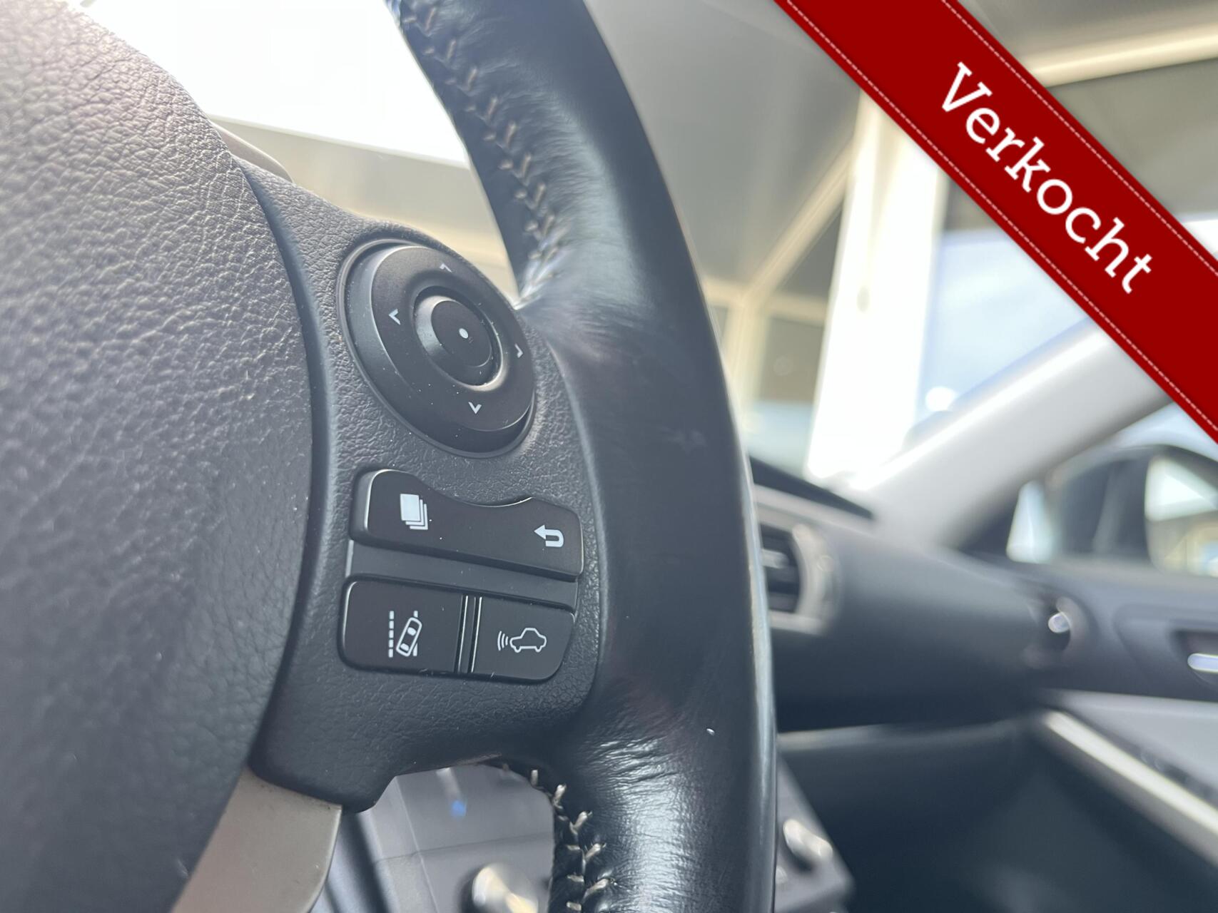Foto van Lexus Lexus Is300h