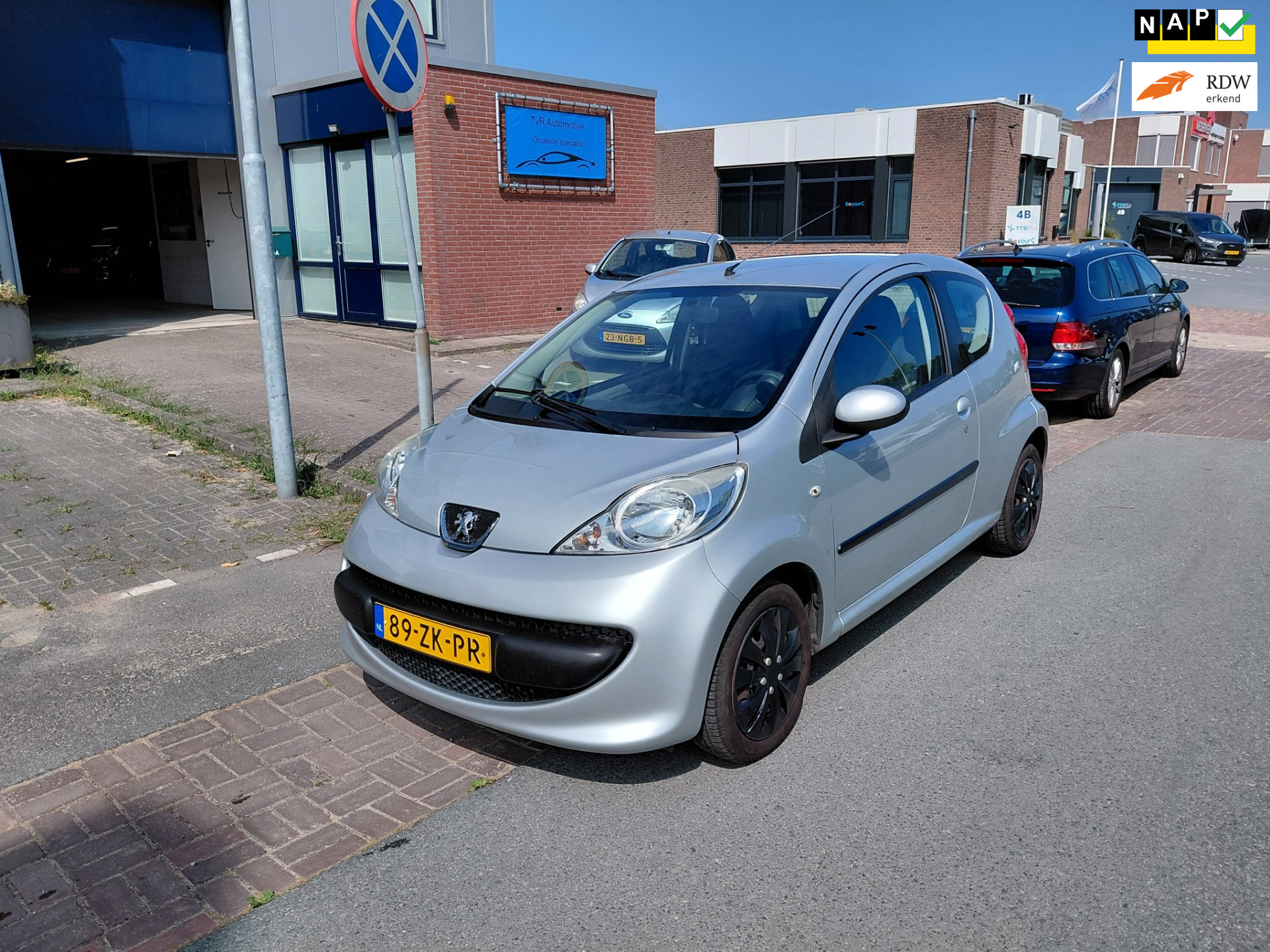 Peugeot 107 1.0-12V XS 2008 - voorkant