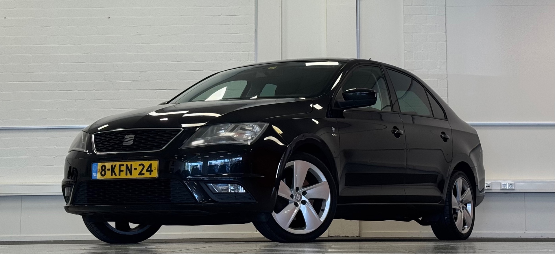 Seat Toledo 1.2 TSI Businessline High 1e Eigenaar Trekhaak Navi Mooi! 2013 - voorkant