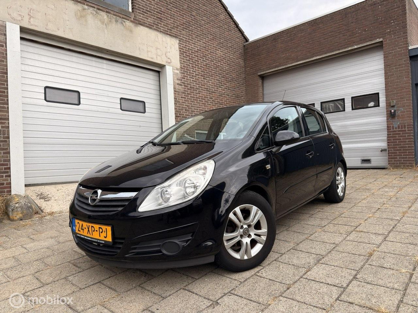 Opel Corsa 1.4-16V Enjoy 2007 - voorkant