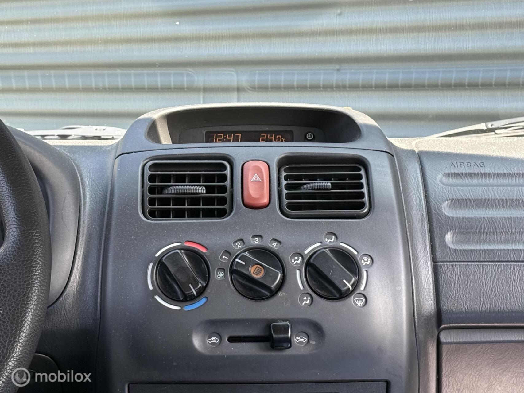 Foto van Opel Agila