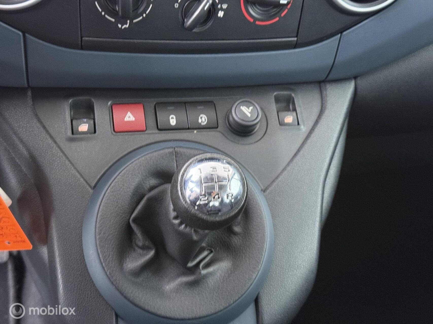 Foto van Peugeot Partner