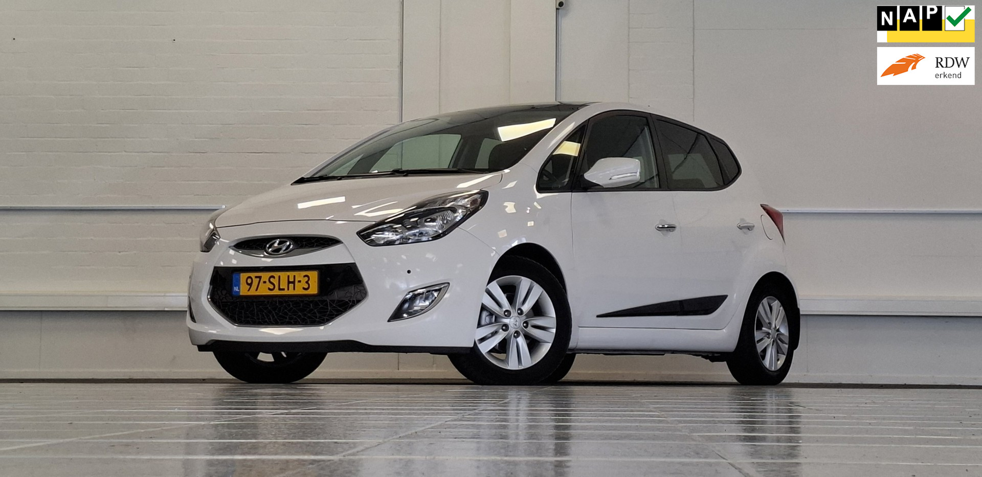 Hyundai Ix20 1.6i i-Catcher Automaat Navi Schuif/kanteldak Trekhaak 2e Eigenaar 2011 - voorkant