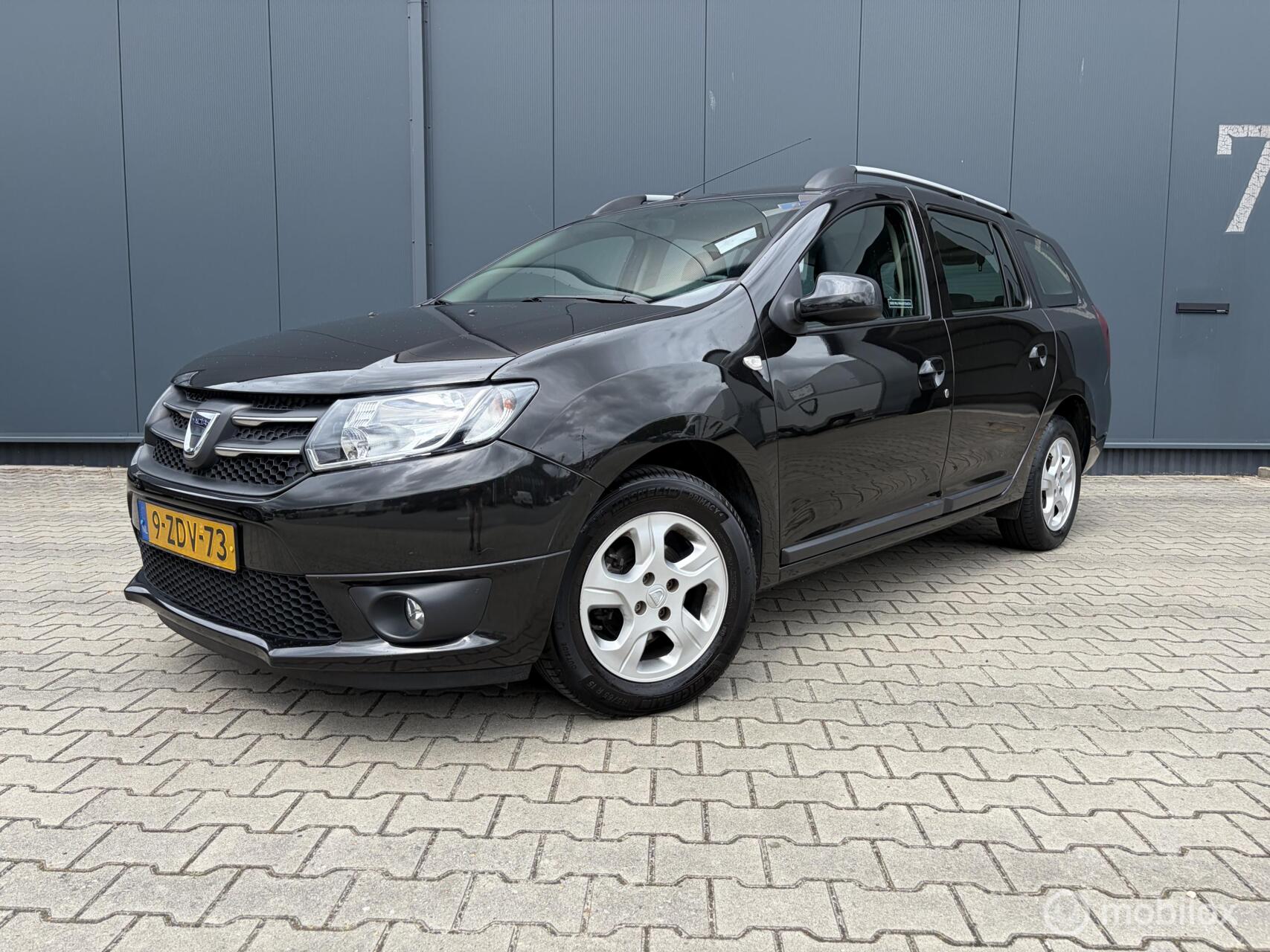 Dacia Logan 0.9 TCe Prestige Airco Cruise Nieuwe Apk 2014 - voorkant