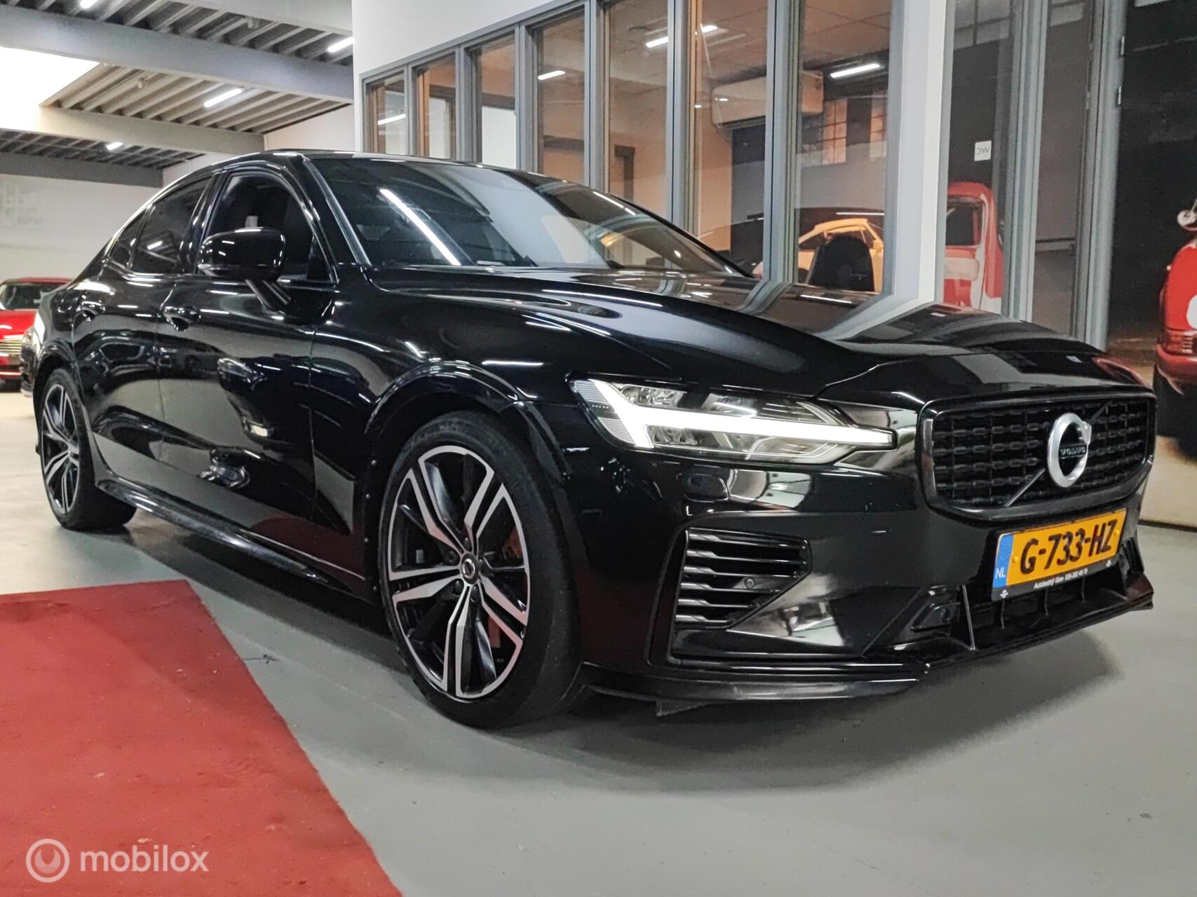 Volvo S60 T8 Twin Engine 2.0 T8 AWD Twin Engine R-Design PANORAMA LEER HEADUP ELEK STOELEN 2019 - voorkant