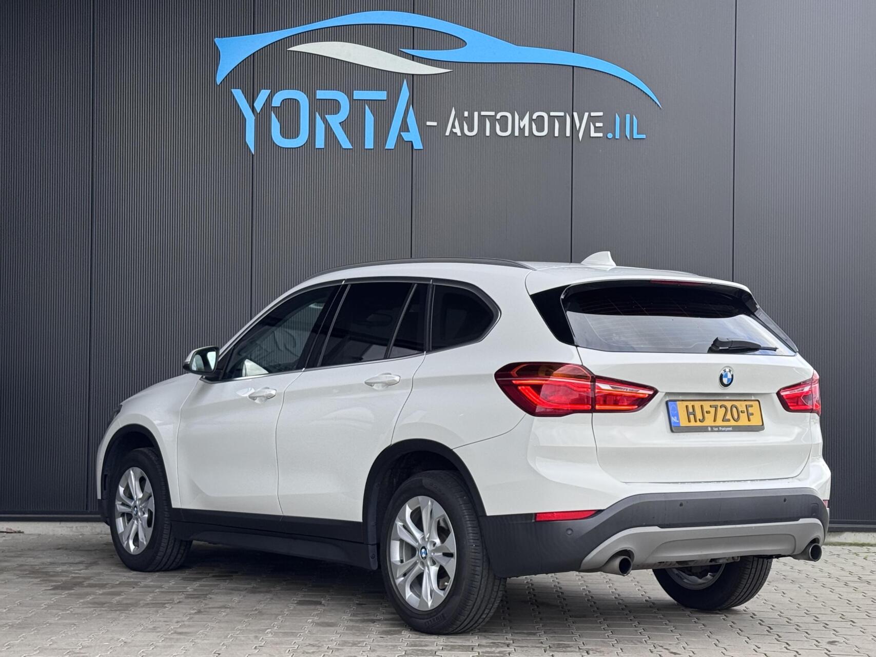 Foto van BMW X1 Sdrive20i