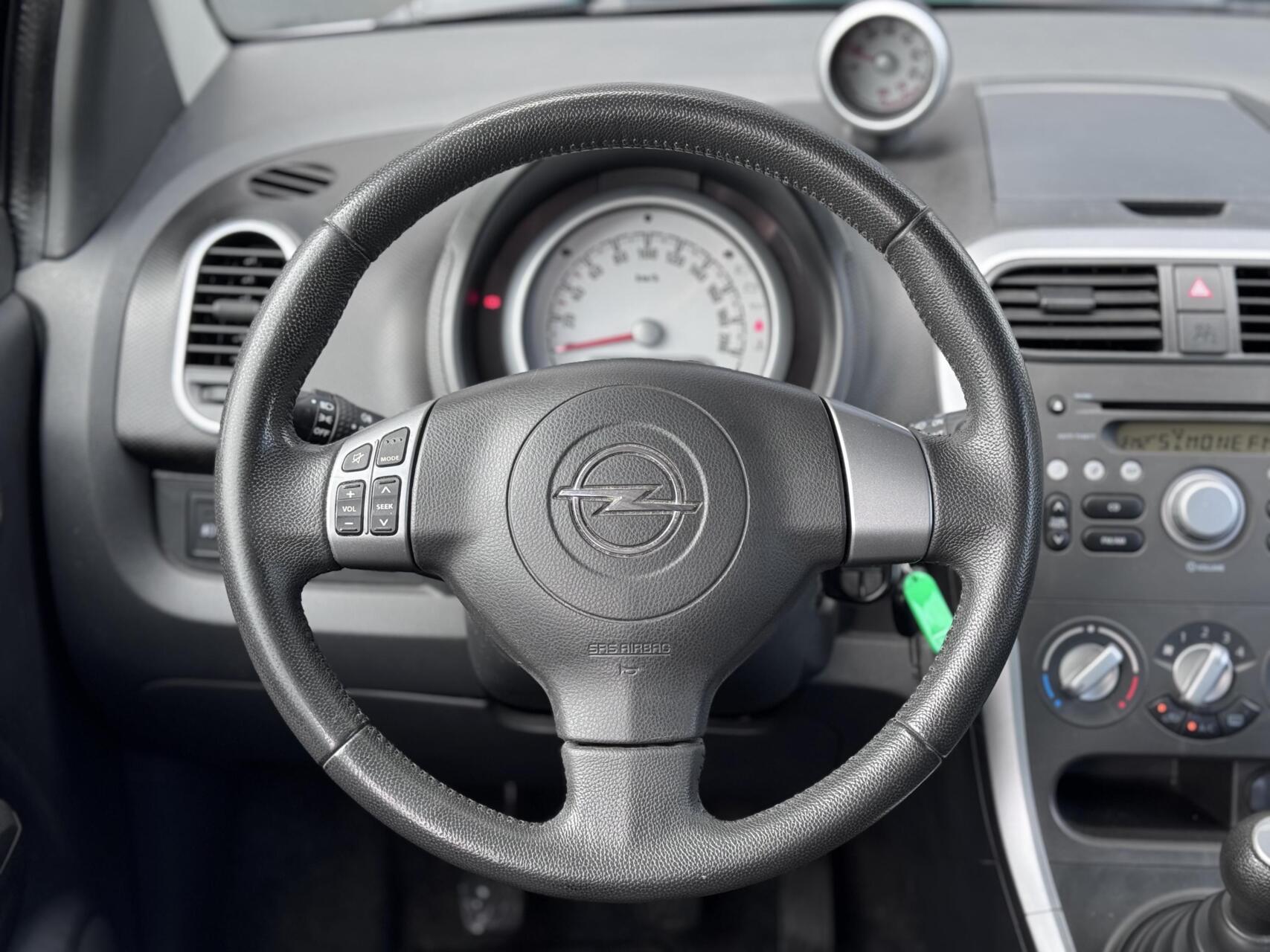Foto van Opel Agila