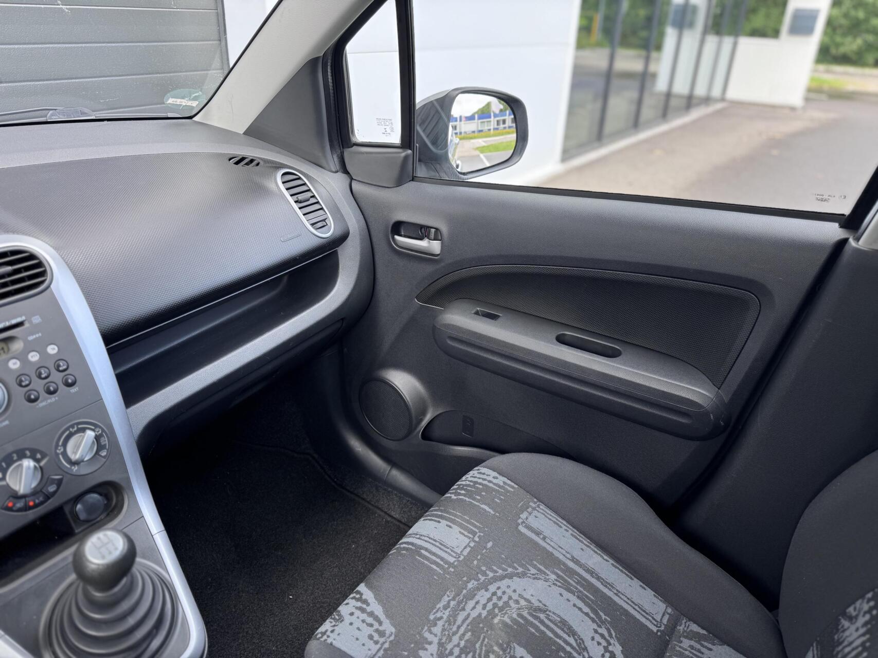 Foto van Opel Agila