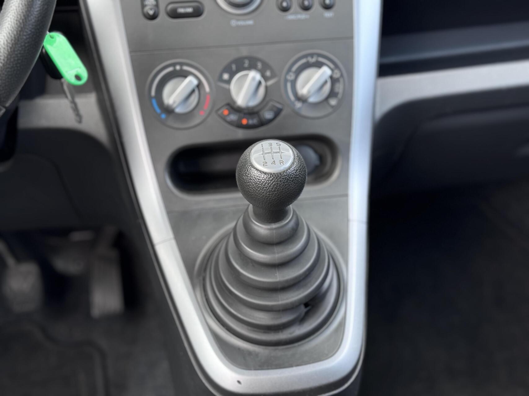 Foto van Opel Agila